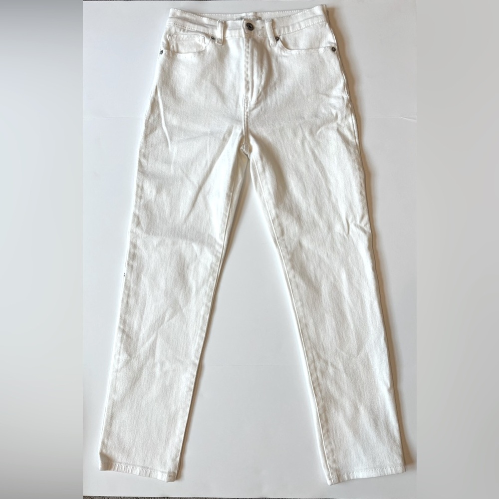 NWT Chelsea and Violet Jeans